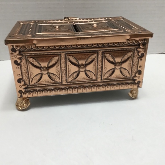 BLUE BIRD Confectionery Vintage Tin: "Prince's Hasped Chest w/ Money Slot" - Picture 3 of 7